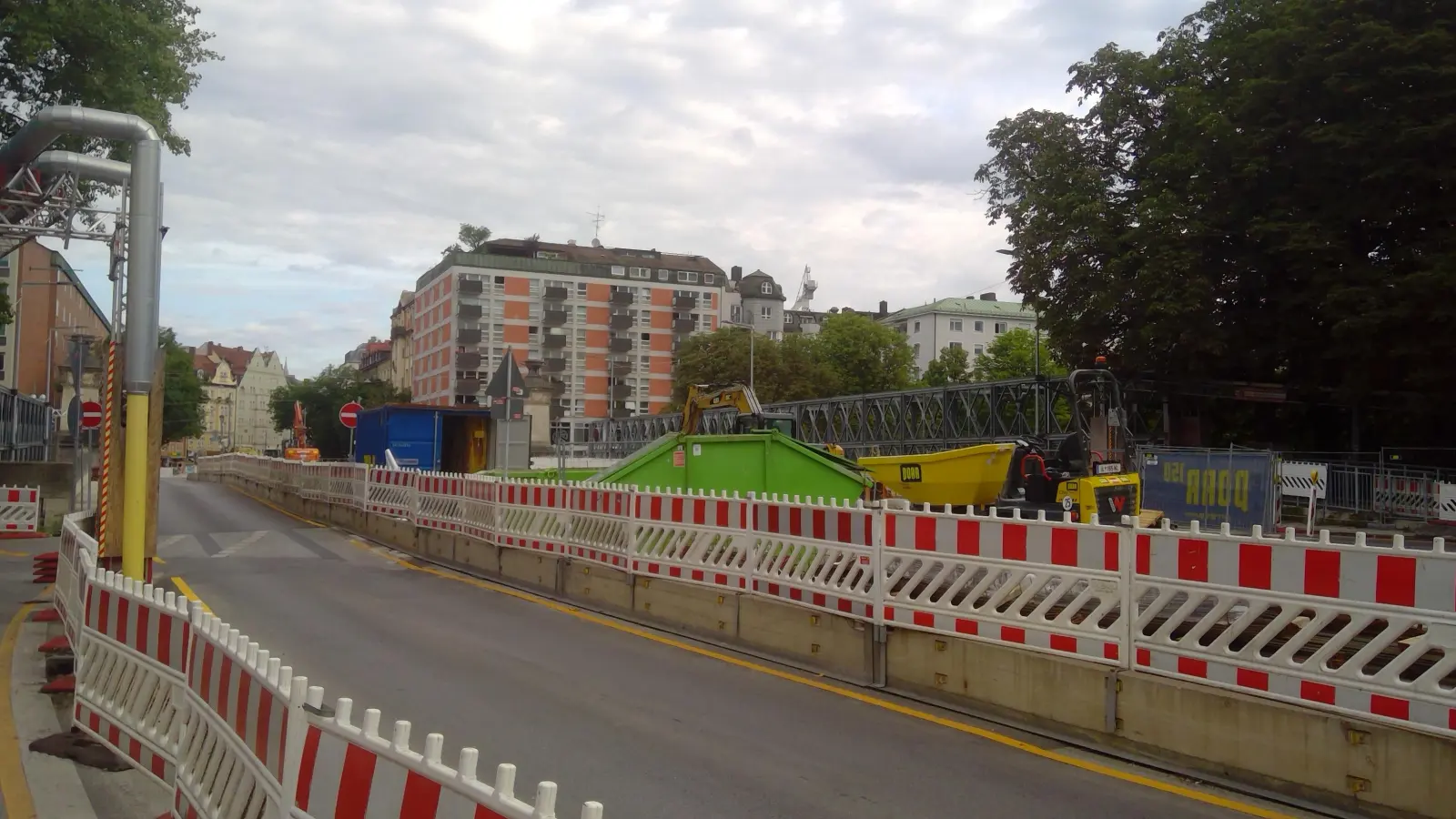 Baustellen bergen bereits im innerstädtischen Bereich Gefahren. Auf Autobahnen ist bei Baustellen höchste Aufmerksamkeit geboten.  (Foto: bas)
