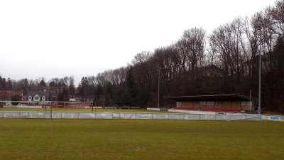 Am Stadion des FC Unterföhring werden demnächst Baumpflegearbeiten durchgeführt. (Archivbild: bas)