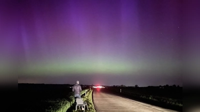 Die Nordlichter färbten den Nachthimmel (hier über Alling) in bunte Farben, die allerdings durch die Kameralinse viel intensiver als mit bloßem Auge waren. (Foto: Patrizia Steipe)