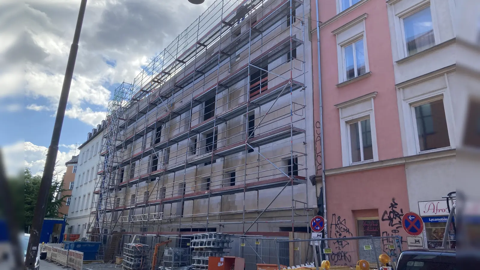 In der Westendstraße 35 entstehen „Lebensplätze“ für ehemals wohnungslose ältere Frauen. (Foto: GWG München)