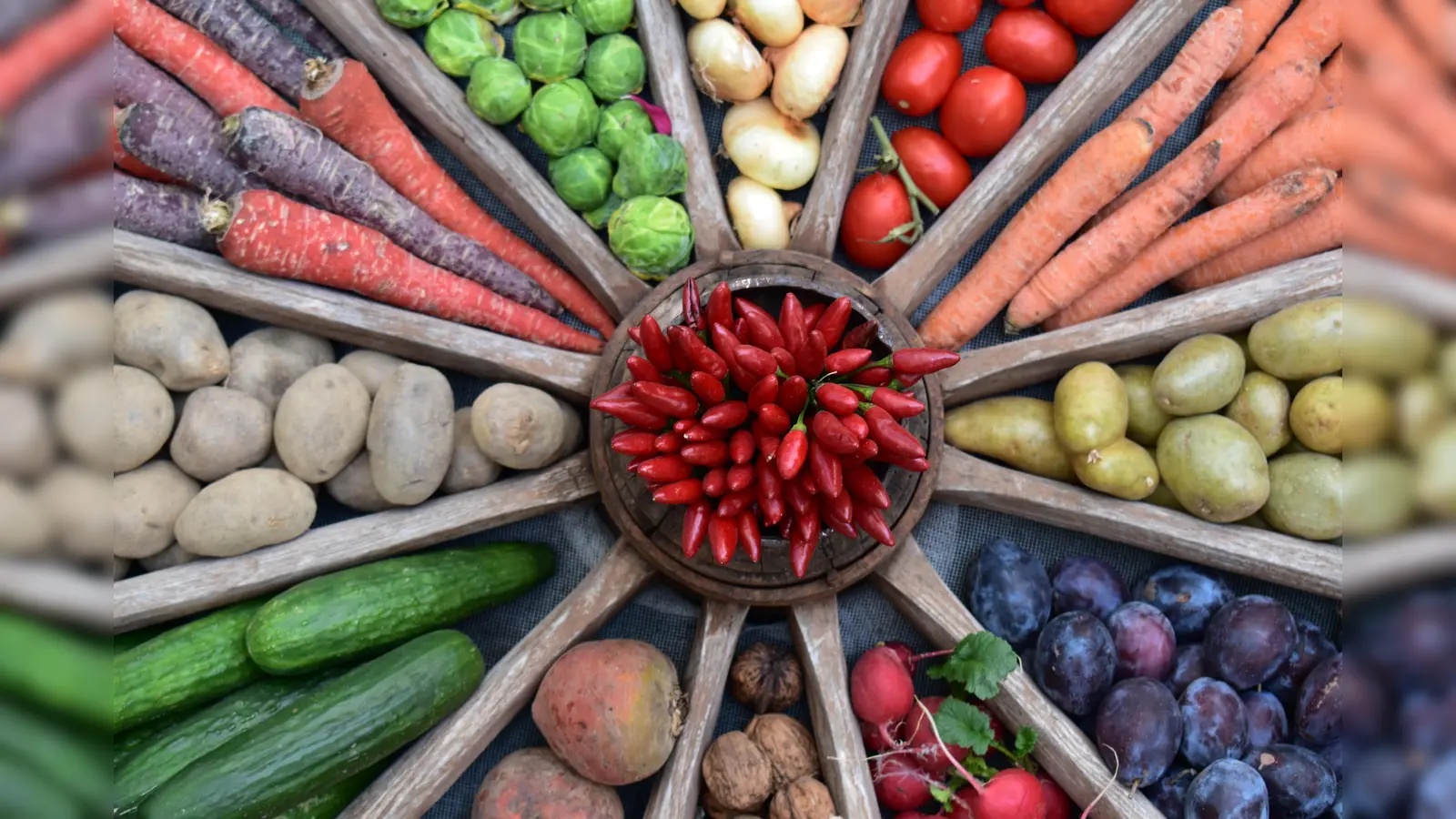 Erntedankvielfalt, dargestellt im Wagenrad des Kreisverbandes München&nbsp;für Gartenkultur und Landespflege. (Foto: Anna Marinelli)