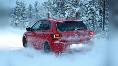 Der ADAC Südbayern rät Autofahrern, ihr Fahrverhalten unbedingt den winterlichen Straßenverhältnissen anzupassen und mehr Zeit einzuplanen.  (Foto: ADAC/ Wolfgang Grube)