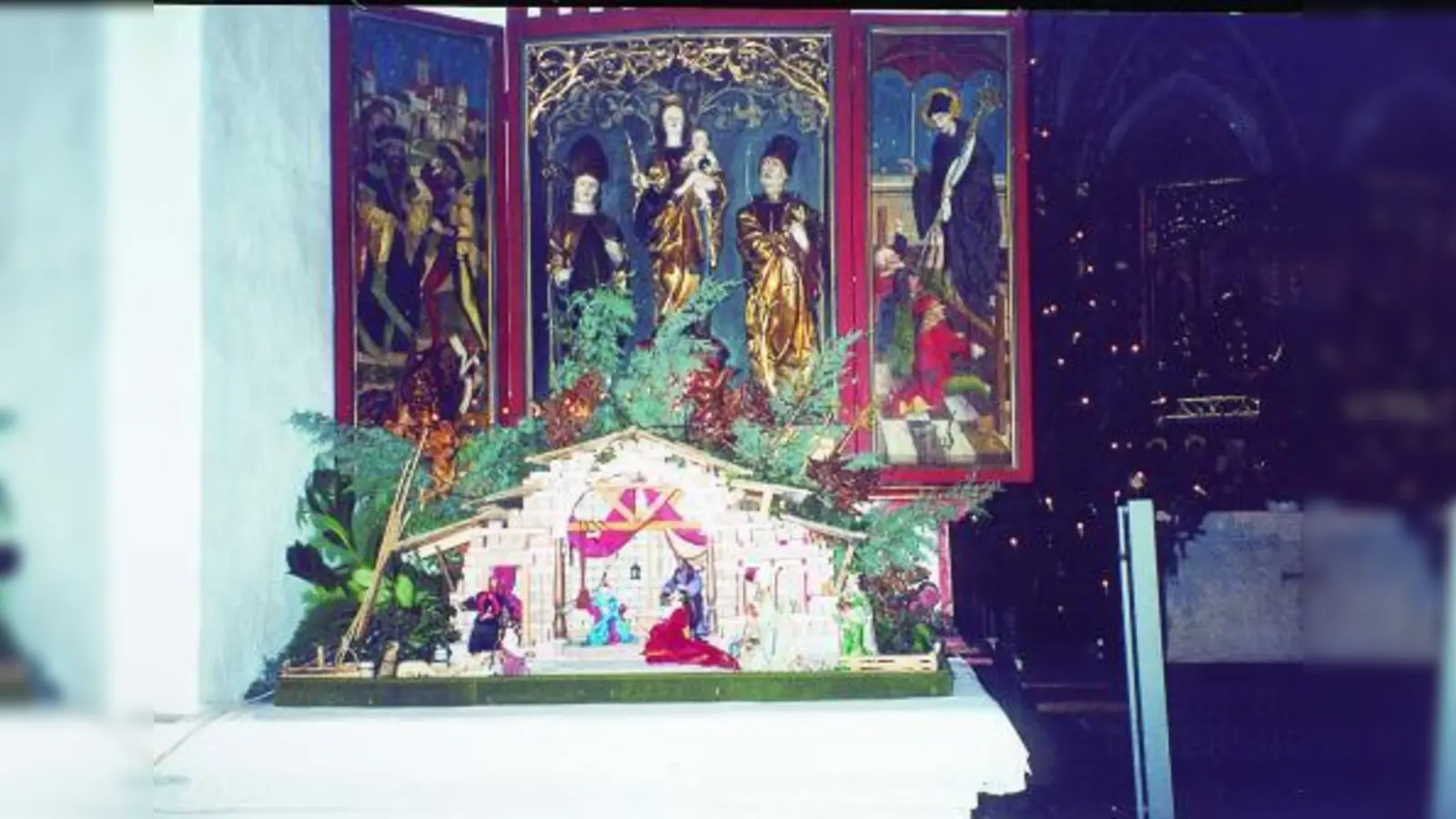 Franz Xaver Grandl fühlt sich schon seit jeher der Tradition  <br>verpflichtet und setzt sich mit ganzer Kraft für die Pippinger Kirche  ein. Diese Krippe machte er speziell für den Pippinger Altar. (Foto: privat)