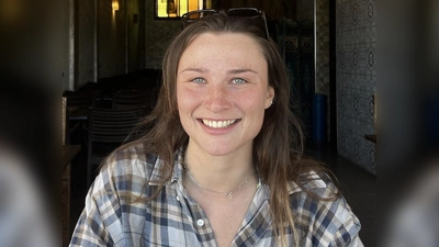 Dana aus Ottobrunn kann nur bestätigen, dass es gut tut, sich bei der Nachbarschaftshilfe zu engagieren.  (Foto: AWO)