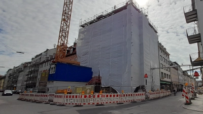 Das „Dönerhaus“ ist einem Neubau gewichen, der jetzt Richtfest feiert. (Foto: Beatrix Köber)
