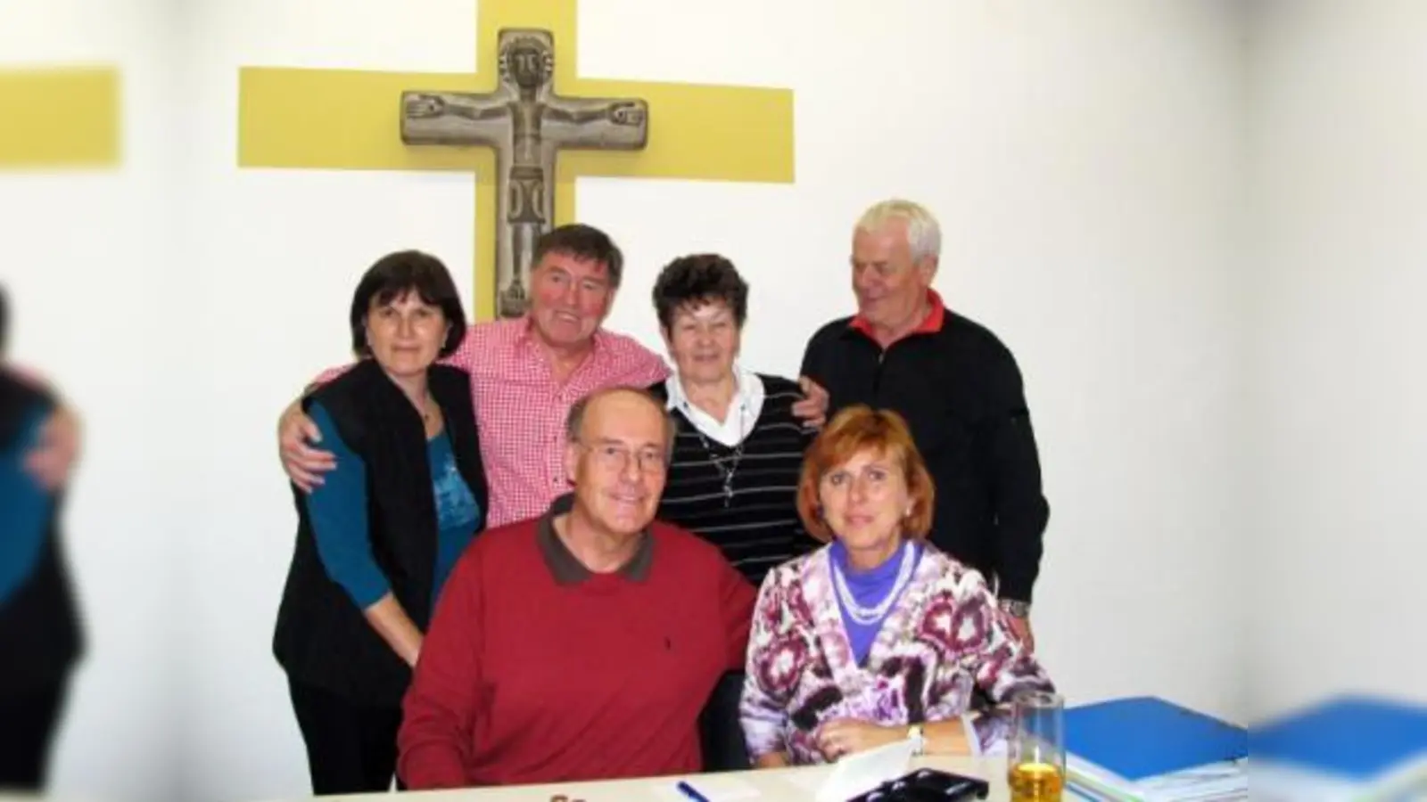 Die neuen Organisatoren des Schafkopfturniers der Pfarrei St. Markus: (vorne, v.l.) Hartmut und Gisela Krause, (hinten v.l.) Elisabeth und Dieter Kratzsch sowie Anna und Richard Eckl. (Foto: Alfred Lehmann)