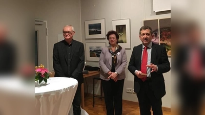 Josef Pfiffer, Karin Bales-Pfrang und Erster Bürgermeister Klaus Korneder (von links).  (Foto: privat)