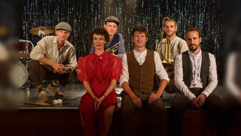 Kein Mainstream: Die Gegenstromanlage ist das Konzept der Band „The Lone Dining Society”. <br> (Foto: David Brugman)