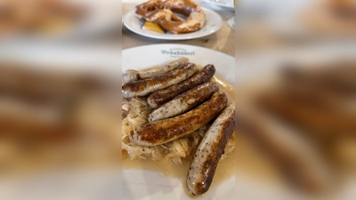 Nach einer schönen Wanderung am Tegernsee kann man seinen Hunger und Durst gemeinsam stillen. (Foto: hw)