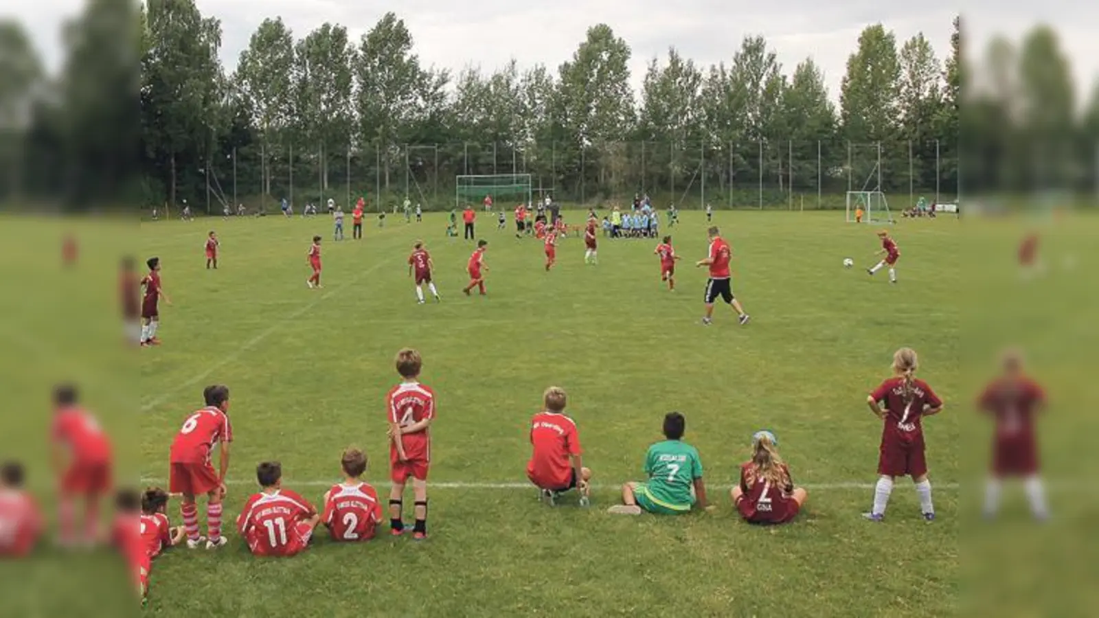 Konkurrenz beobachten, anfeuern, mitspielen: das ist der MUCup.	 (Foto: Rot-Weiß Klettham/David Stotz)