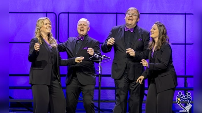 Bei der Europameisterschaft ersang sich das gemischte Barbershop-Quartett „Escapade” den sechsten Platz. Mit dabei: Verena Stich (r.) von der Echinger Gemeindeverwaltung. (Foto: © Eric Ideler)