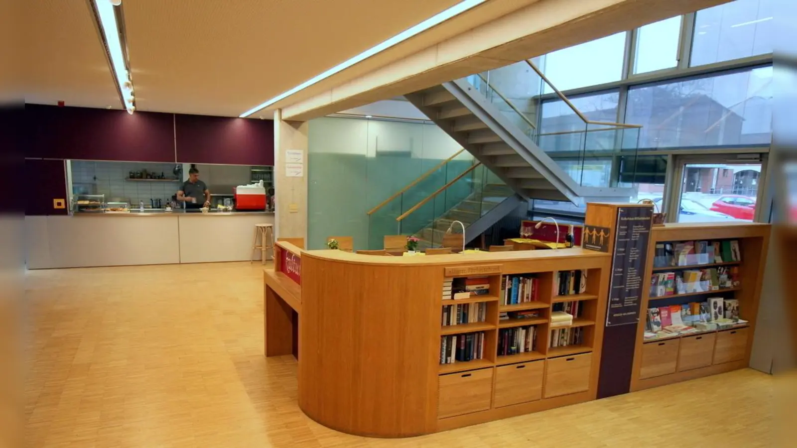 Im Kulturhaus Milbertshofen gibt es Bücher zum Mitnehmen oder Dalassen. (Foto: Picasa)