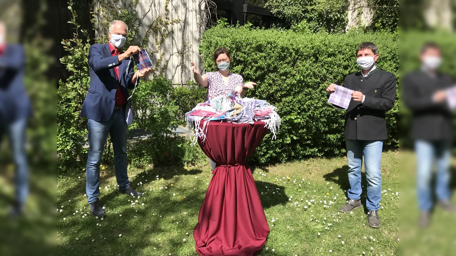 5.000 Masken haben ehrenamtliche Helferinnen genäht. Den Stoff dazu und das übrige Material hat die Gemeinde Unterföhring beschafft. (Foto: Gemeinde Unterföhring)
