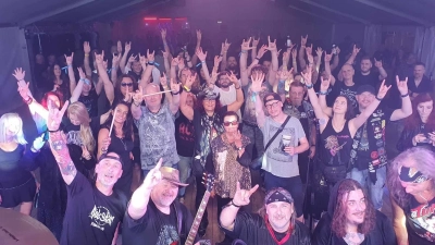 Die Feiergemeinschaft ist groß im Gringostadel. (Foto: Böhm)