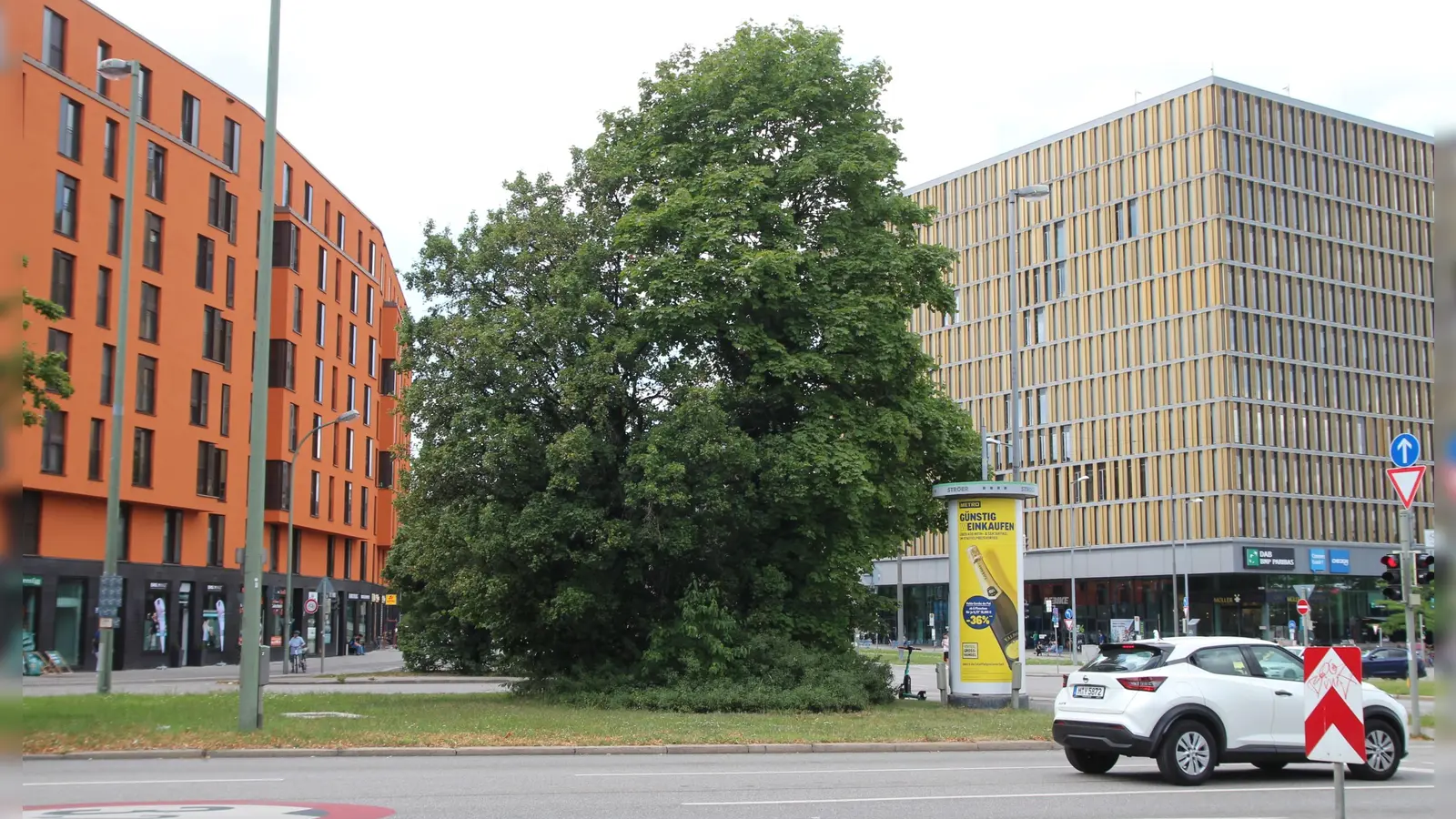 Sitzen am Kreisel: Auf diese Verkehrsinselt sollen zwei Sitzbänke gestellt werden. (Foto: Beatrix Köber)