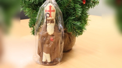 Beim 5 km-Fun Run machten viele echte Nikoläuse mit. Die Stimmung war entsprechend ausgelassen. (Symbolbild: bas)