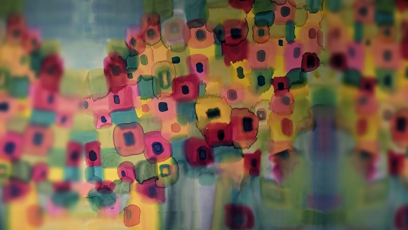 Senta Jakob zeigt ihre Bilder. (Foto: Jakob)