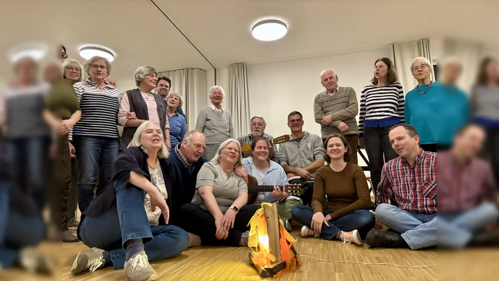 Start des Eröffnungswochenendes am virtuellen Lagerfeuer mit viel Musik. (Foto: Ulrike Seiffert)
