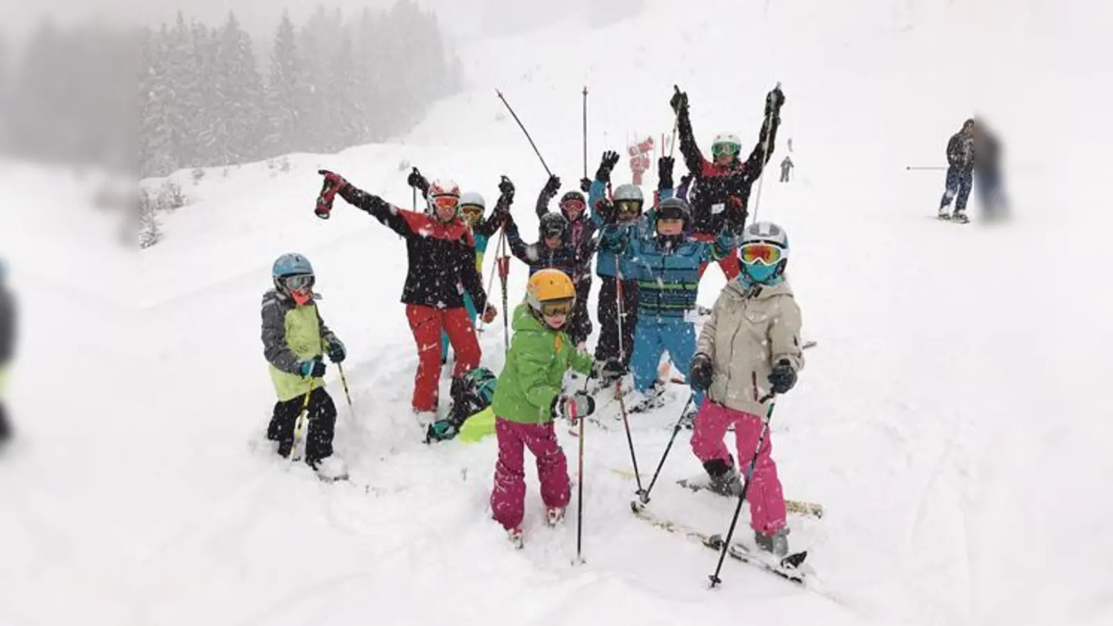 Auf die Bretter, runter den Hang, kurz fürs Foto anhalten und dann gehts weiter!	 (Foto: FC Lengdorf)