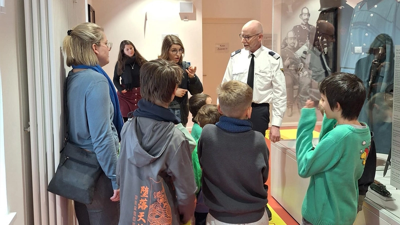 Durch die Feuerwehrausstellung am Unteren Anger gibt es jetzt auch Führungen in Gebärdensprache. Sie finden vier Mal im Jahr statt.  (Foto: Feuerwehr München)