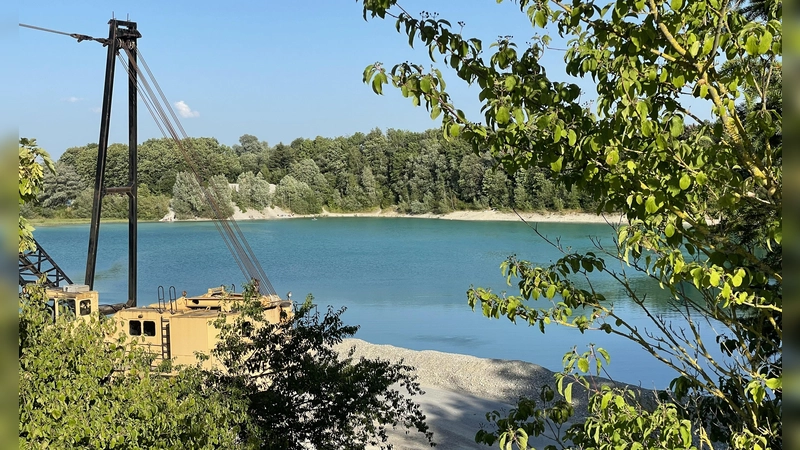 Bevor der Badesee freigegeben wird, soll er dem Kiesabbau dienen wie hier in Gilching. (Foto: pst)