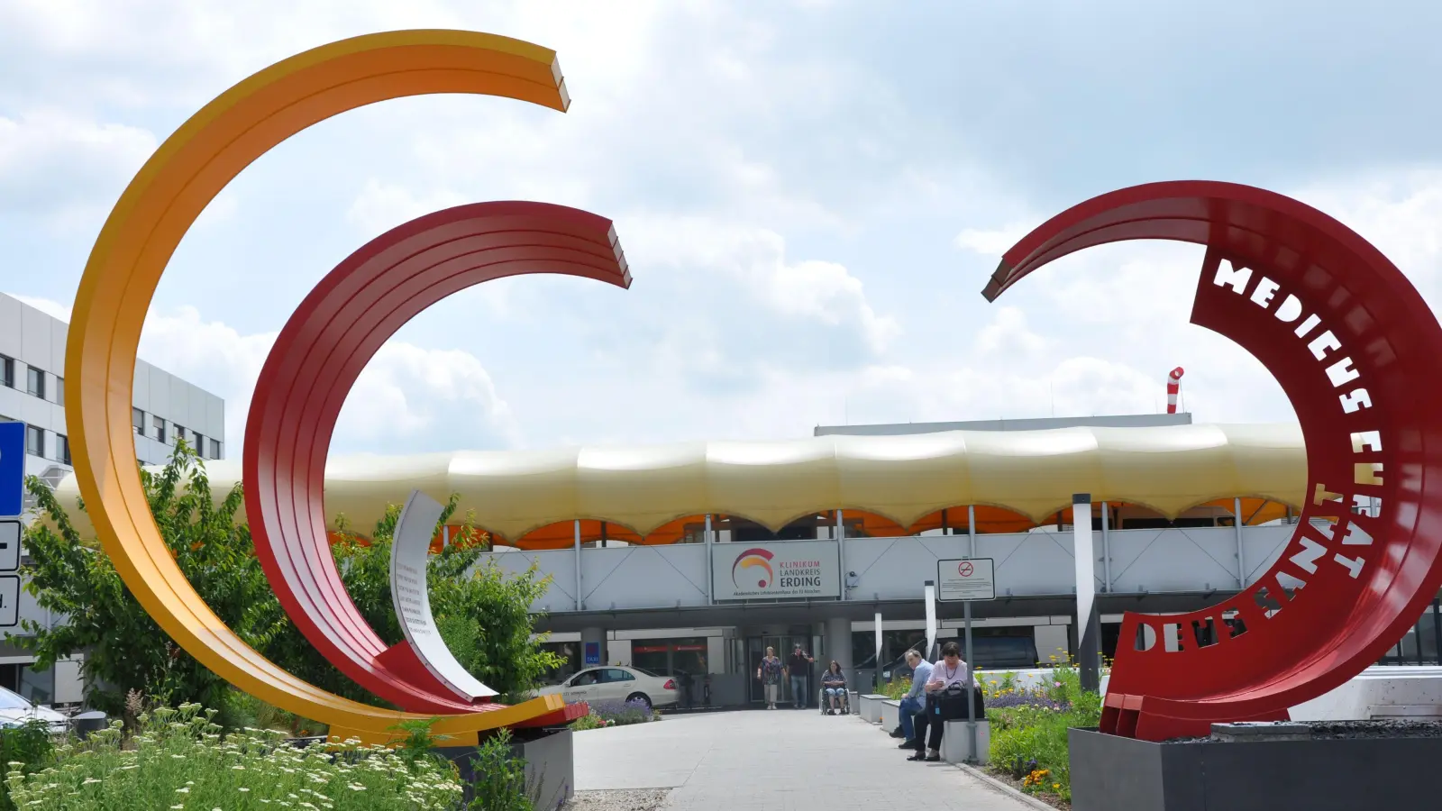 Für den Landrat nicht verhandelbar: die stationäre Gesundheitsfürsorge mit dem Klinikum Landkreis Erding (Foto) und der Klinik Dorfen (Archivbild: cba)