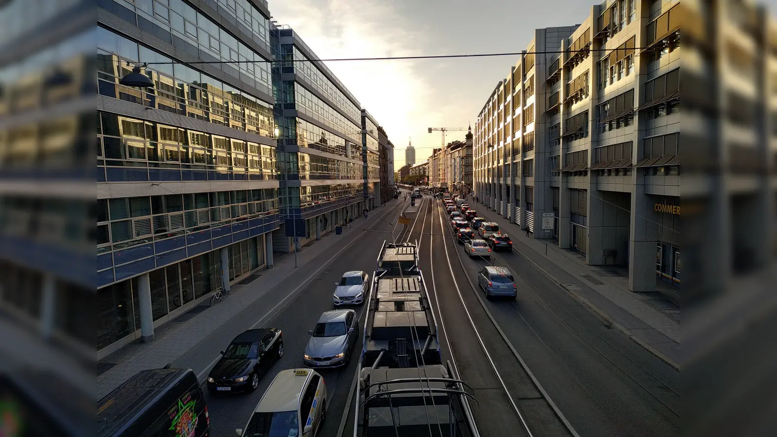 Dicke Luft in München. Nach der "Corona-Pause" im Frühjahr stieg die NO2-Belastung in der Landeshauptstadt wieder merklich an.  (Foto: Stefan Dohl)
