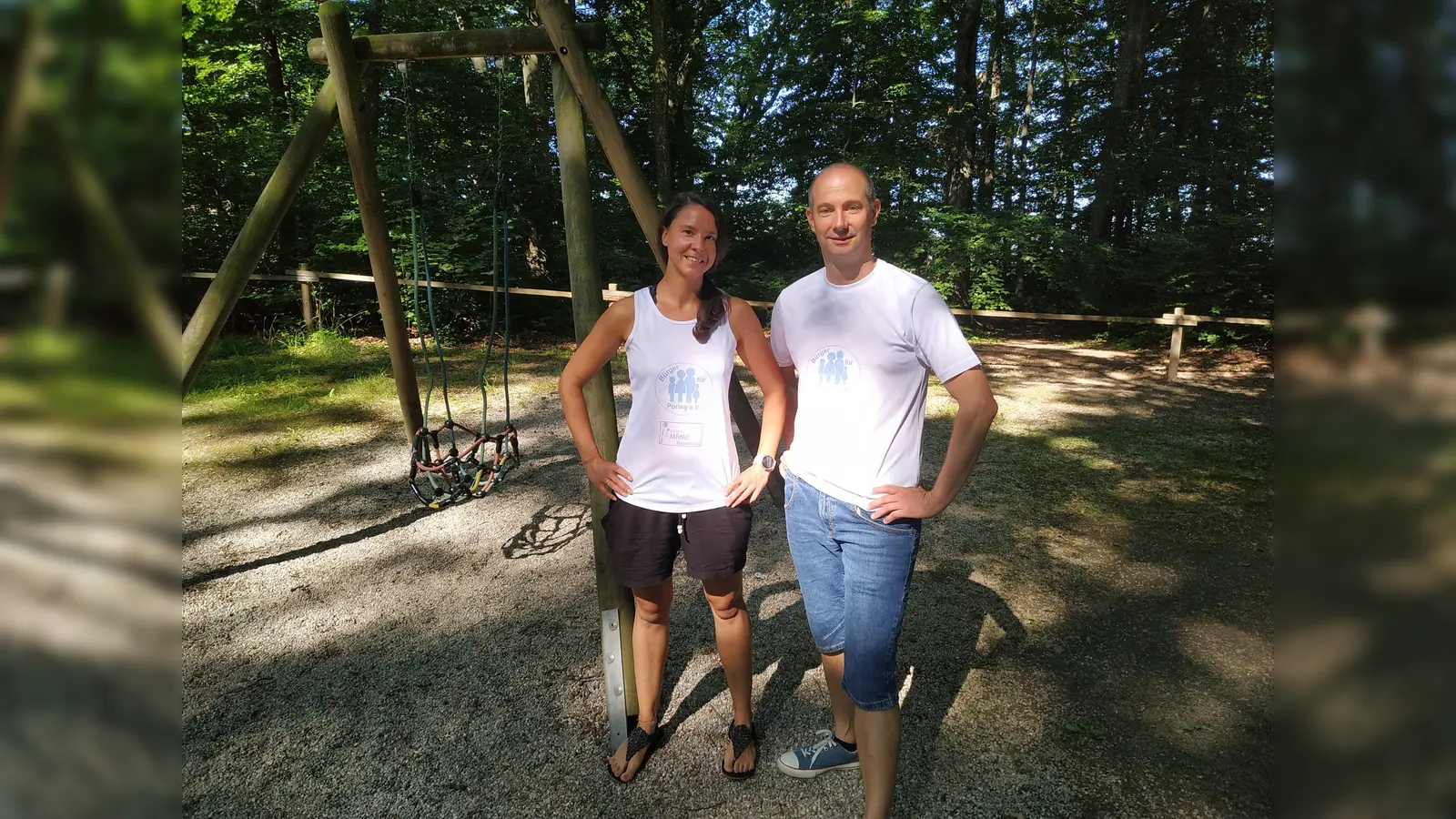 Marielle Welke und Thomas Heer-Geissllitz wollen das sich am Pöringer Waldspielplatz endlich was tut.  (Foto: sd)