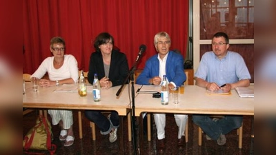 „Das sind keine Straftäter per se. Das sind Kinder und Jugendliche, die endlich an einem sicheren Ort zur Ruhe kommen sollen.“ V.l. Gabriele Bertz, Maria Kurz-Adam, Friedrich Graffe und Christian Müller. (Foto: US)