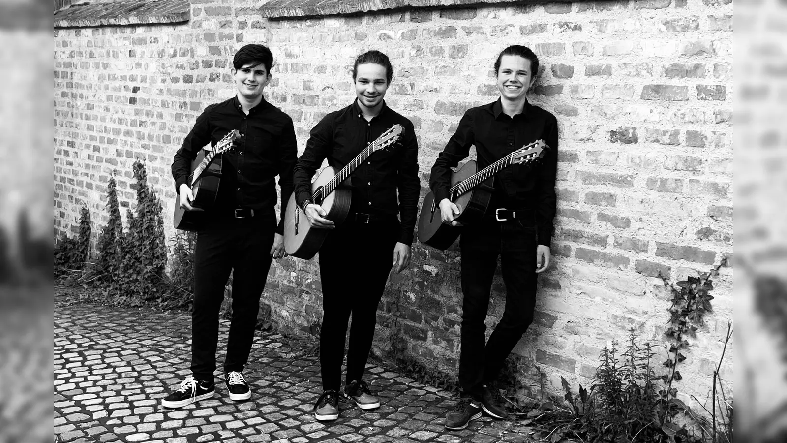 Das erfolgreiche Friedberger Gitarrentrio ist zu Gast im Augustinum Neufriedenheim. (Foto: Sabrina Penn)