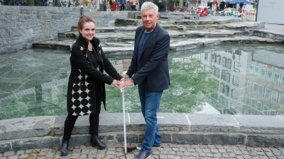 Oberbürgermeister Dieter Reiter eröffnet zusammen mit Baureferentin Dr.-Ing. Jeanne-Marie Ehbauer am Rindermarktbrunnen die Brunnensaison 2025.  (F.: Leonhard Simon)