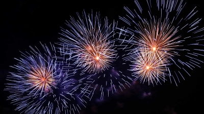 Feuerwerk über München: In der Fußgängerzone und am Viktualienmarkt darf allerdings nicht geschossen werden. (Foto: Robert Bösl)