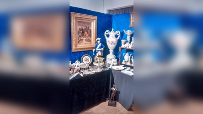 Sammlerherzen schlagen dieses Wochenende höher Am Alten Lauterbacher Hof findet der Antik- und Sammlermarkt statt. (Foto: Rainer Dohn)