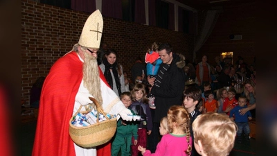 Höhepunkt war auch in Unterhausen natürlich der Besuch des Nikolaus. (Foto: SV Unterhausen)