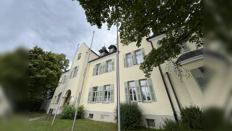 Die Grundschule an der Limesstraße wird gerade aufwendig um- und ausgebaut. Im ersten Quartal 2027 sollen dei Baumaßnahmen abgeschlossen sein.  (Foto: Ulrike Seiffert)
