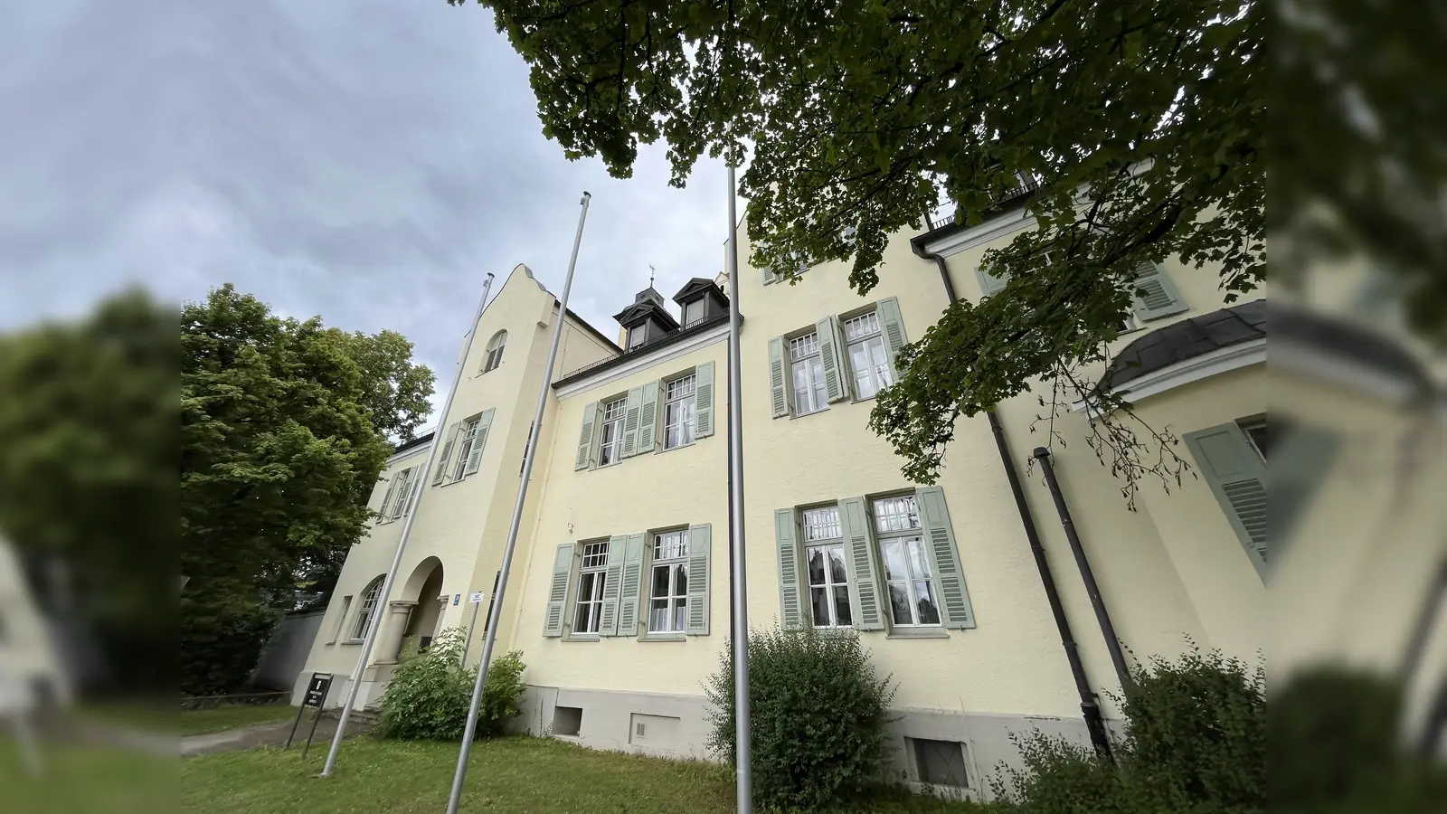 Die Grundschule an der Limesstraße wird gerade aufwendig um- und ausgebaut. Im ersten Quartal 2027 sollen dei Baumaßnahmen abgeschlossen sein.  (Foto: Ulrike Seiffert)