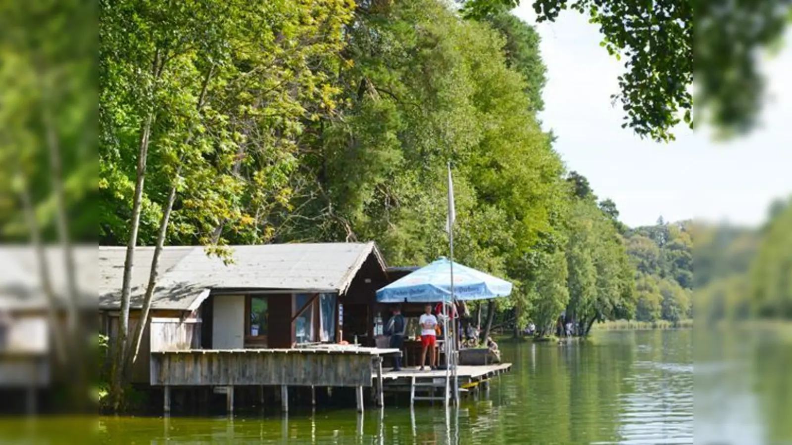 Auch diesen Sommer übernimmt die BRK Wasserwacht zuverlässig ihren ehrenamtlichen Wachdienst am Steinsee.  (Foto: Enno Duplitzer)