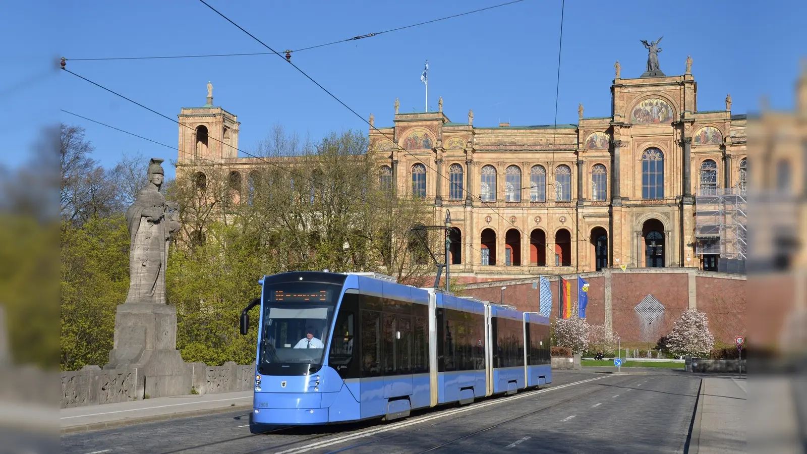 Die Fahrgäste sicher von A nach B bringen und dabei nach Tarif verdienen – das können Studenten und Studentinnen bei der MVG. Grundlage sind sieben Wochen bezahlte Ausbildung in den Semesterferien. (Foto: MVG, Wolfgang Wellige)