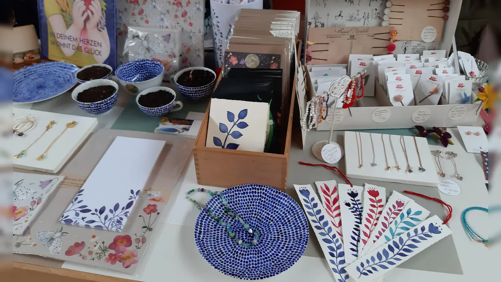 Am Künstlermarkt „Westend kreativ“ gibt es ausschließlich handgefertigte Produkte. (Foto: Westend kreativ)