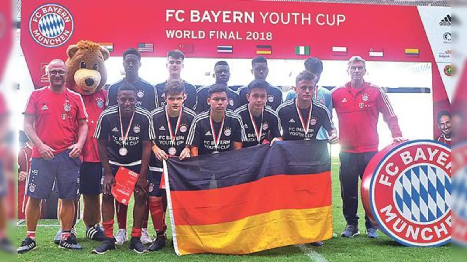 Seine Mannschaft bestand zu 100 Prozent aus Spielern von buntkicktgut, die aus  verschiedenen Nationen und Kulturen kommen und ihre Wurzeln oft nicht in Deutschland, sondern in Ländern wie Togo, Kroatien, Thailand, Afghanistan oder der Türkei haben.  (F: VA)