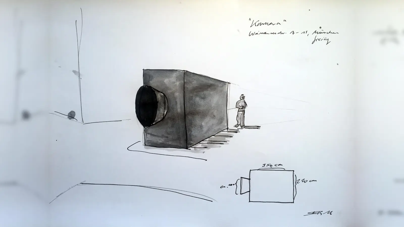 Alexander Steig hat das Projekt KAMERA, eine Erinnerungsskulptur im öffentlichen Raum in Giesing, entwickelt und realisiert. (Foto: Alexander Steig)