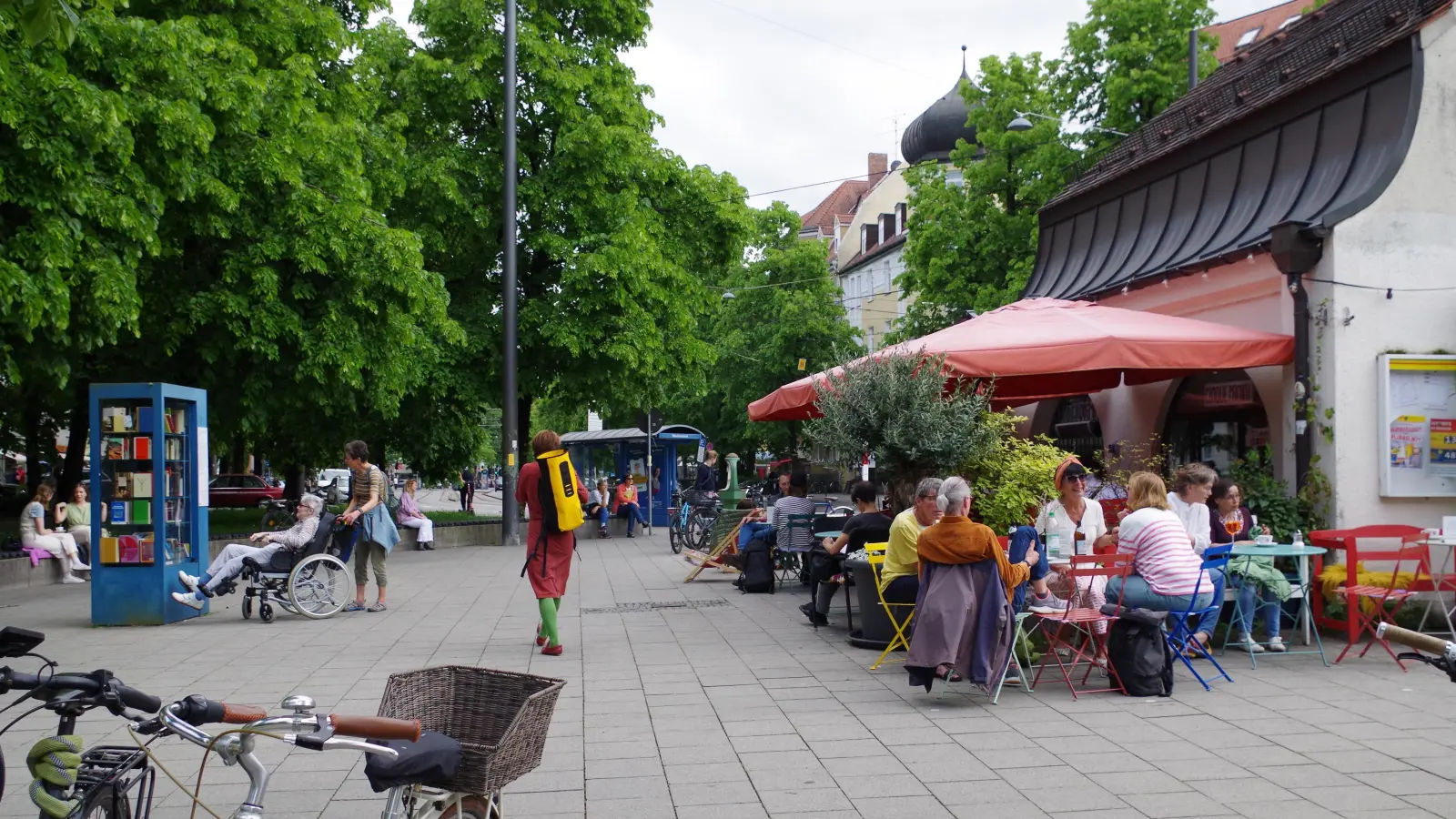 Der Platz an der Ruffinistraße / Waisenhausstraße / Nymphenburger Straße soll auf Initiative der CSU und FDP im Bezirksausschuss verschönert werden. (Foto: Beatrix Köber)