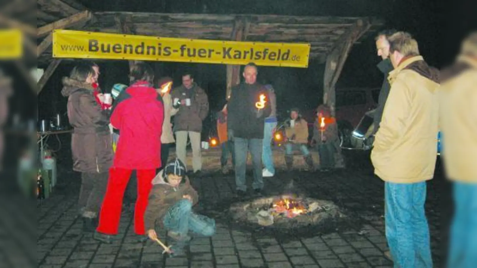 Am Neujahrstag versammelten sich am Nachmittag auf Einladung des Bündnisses für Karlsfeld rund 30 Erwachsene und Kinder, um das neue Jahr zu begrüßen. (Foto: pi)