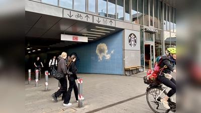 Die Sicherheit im Pasinger Wolkentunnel war Thema in der Bürgerversammlung. In naher Zukunft soll der Radweg rot abmarkiert werden. (Foto: Ulrike Seiffert)