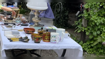 Gleichzeitig mit den Hofflohmärkten findet auch der Benefizflohmarkt in der Seidlvilla statt. Hierfür kann noch Ware gespendet werden.  (Symbolbild: pst)