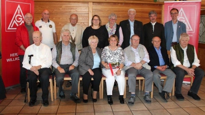 Zahlreiche Ehrungen gab es bei der Festveranstaltung der IG Metall Weilheim in Oberhausen. (Foto: IG Metall Weilheim)