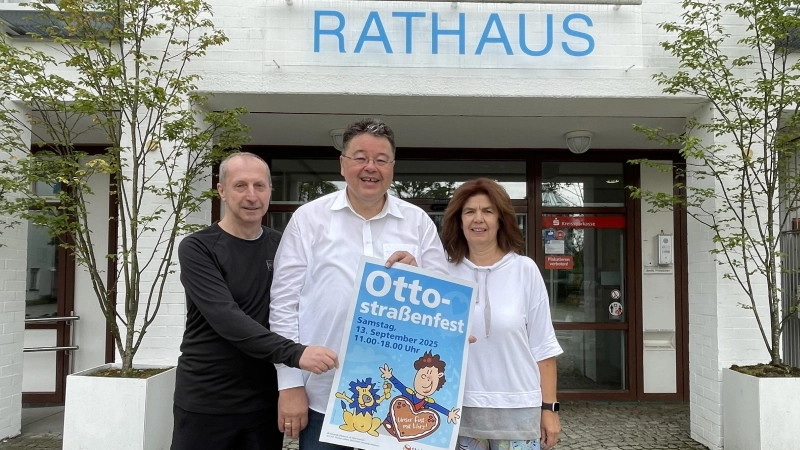 Drei für das Straßenfest: (v.l.) Thomas Nieder, Bürgermeister Thomas Loderer und TSV-Vorsitzende Susanne Süß. (Foto: hw)