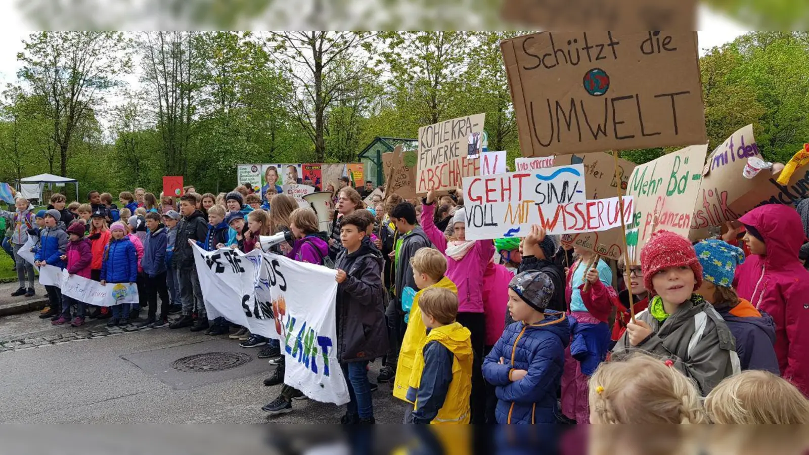 Am Freitag rufen die Grafinger Schüler im Stadtpark zur zweiten Klima-Demonstration im Landkreis auf. (Foto: FFF Grafing)