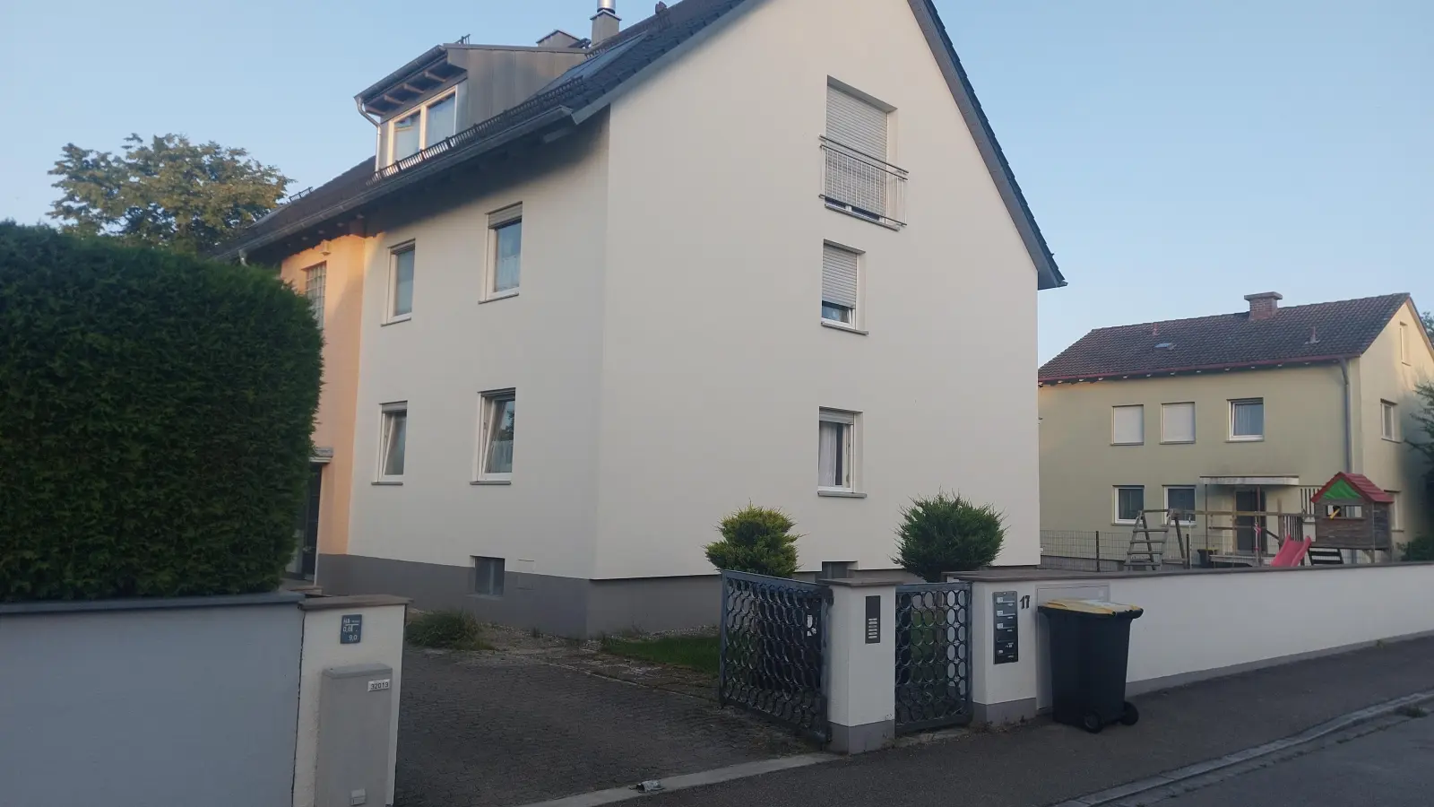 Mietshaus im Münchner Umland: Aktuell werden rund 64 Prozent des Mietwohnungsbestands in Deutschland von Privatpersonen vermietet. (Foto: bas)