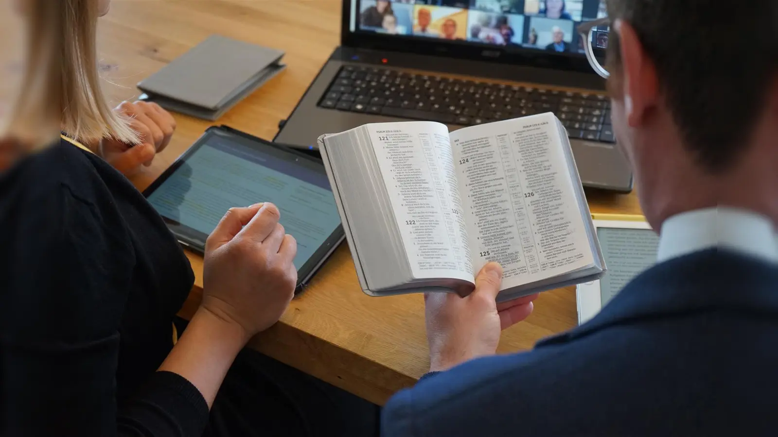 Die Zeugen Jehovas haben aufgrund der Corona-Krise auf Online-Gottesdienste umgestellt. (Foto: VA)